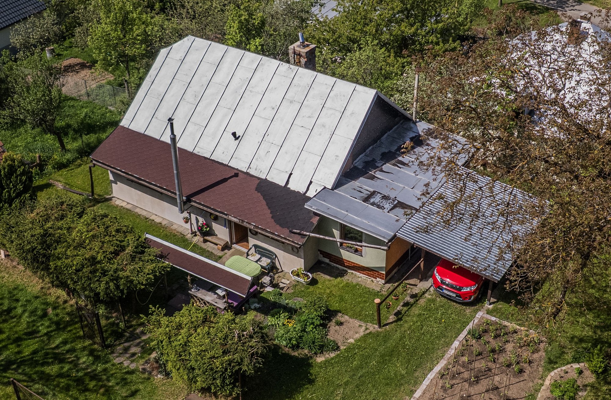 NA PREDAJ:  Rodinný dom s veľkým pozemkom a príslušenstvom, celkom 2249 m2, Poľanovce, okres Levoča