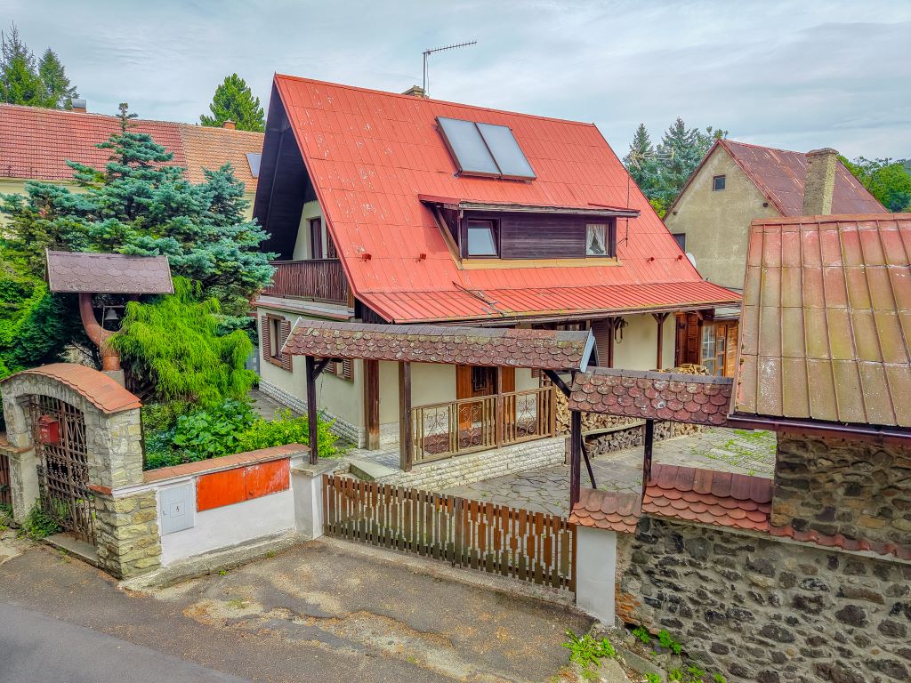 Prodej rodinného domu v Hlinné - Lbíně