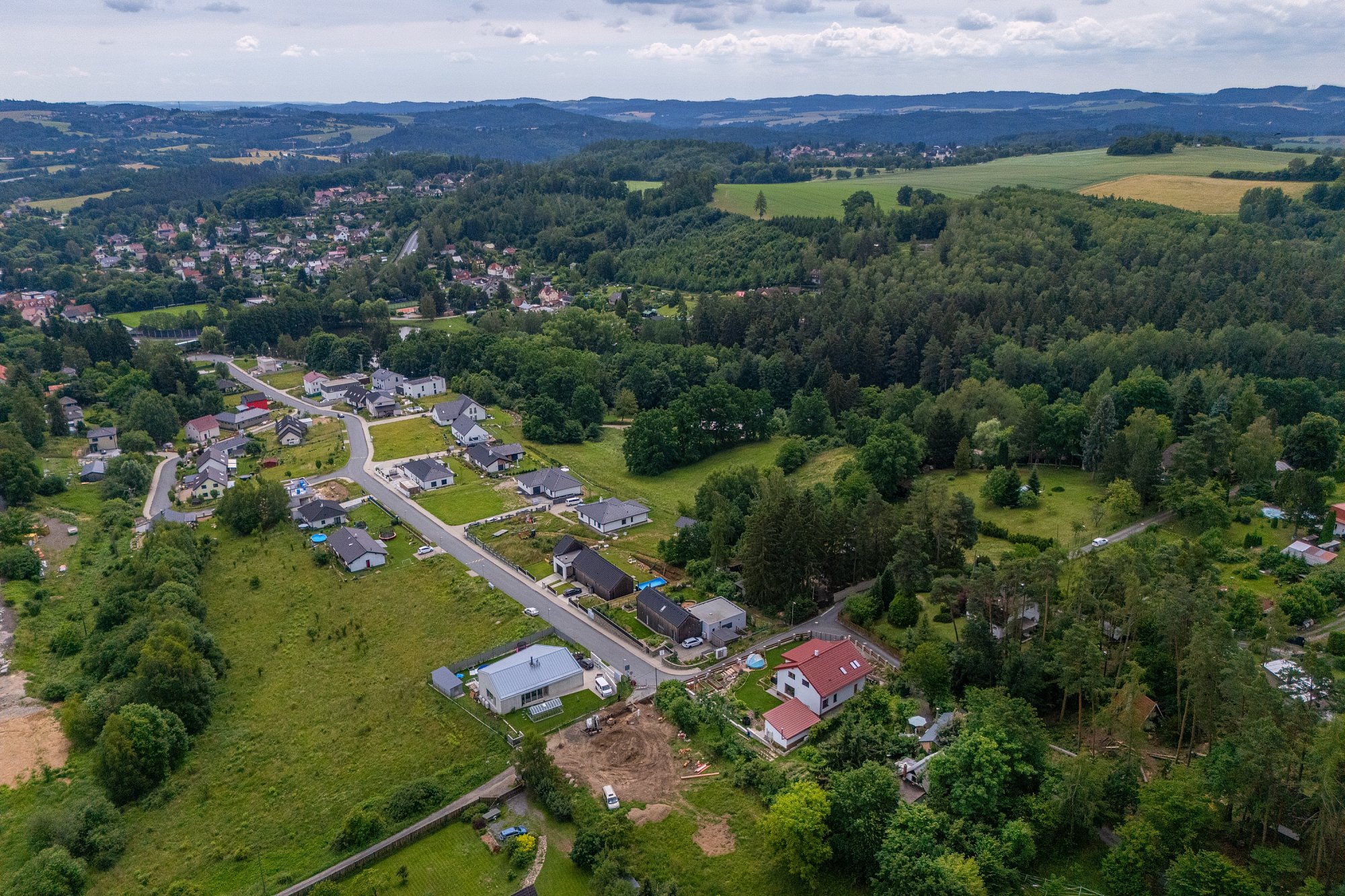Prodej pozemku Mirošovice