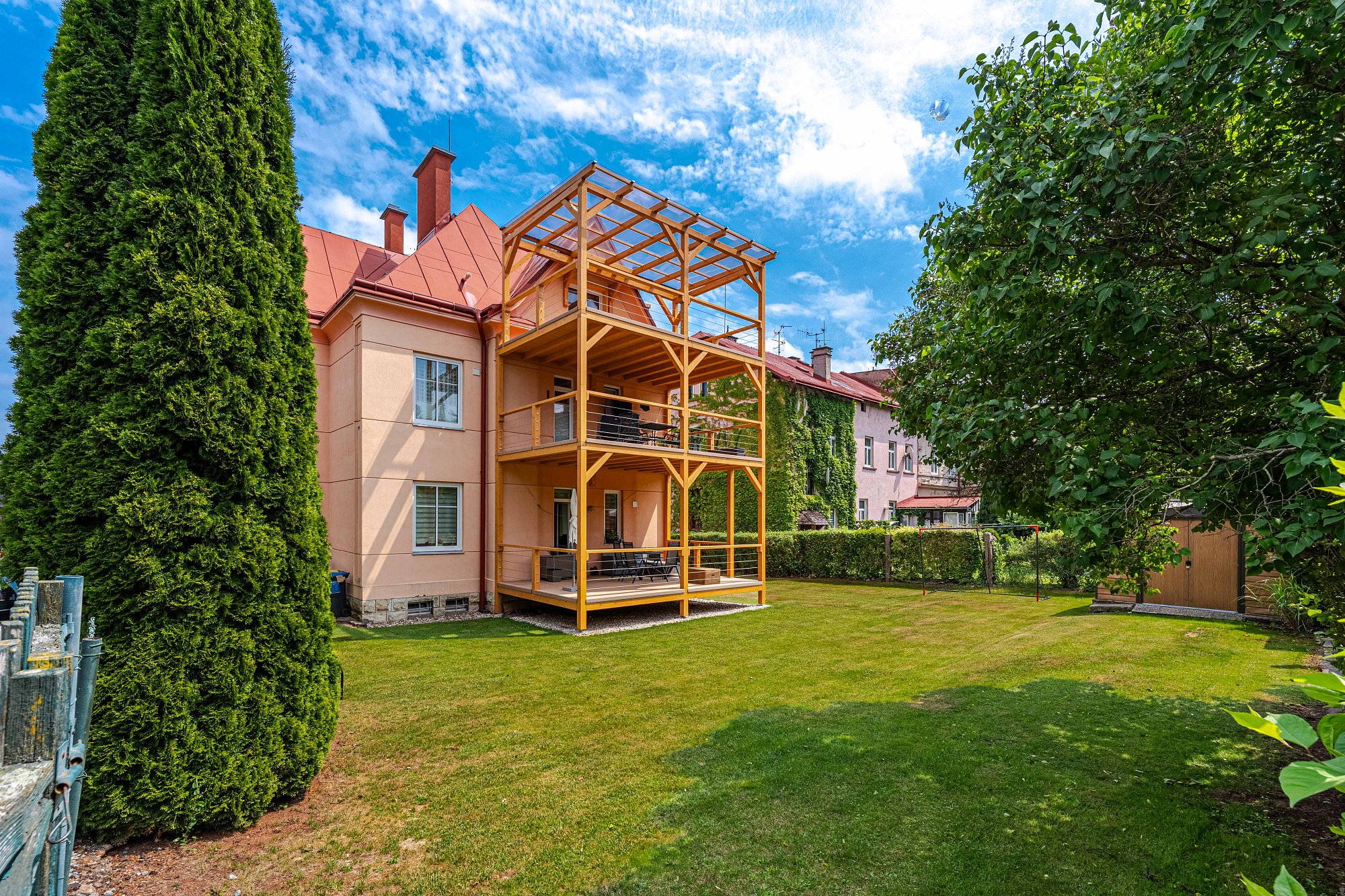 Mezonetový byt 3+1 s velkou terasou – Trutnov