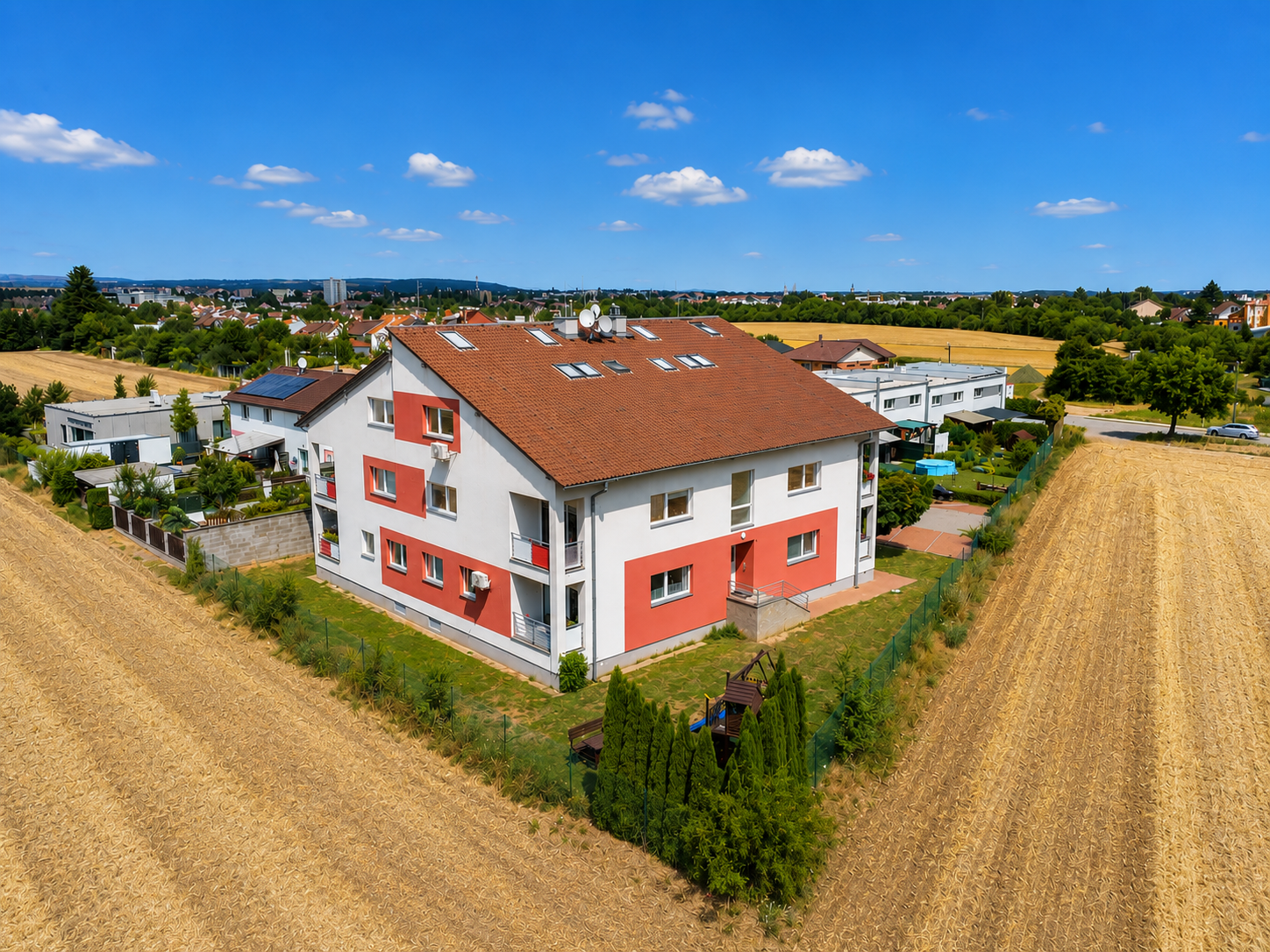 Nadstandardní mezonetový byt 4+kk s balkónem a parkovacím stáním