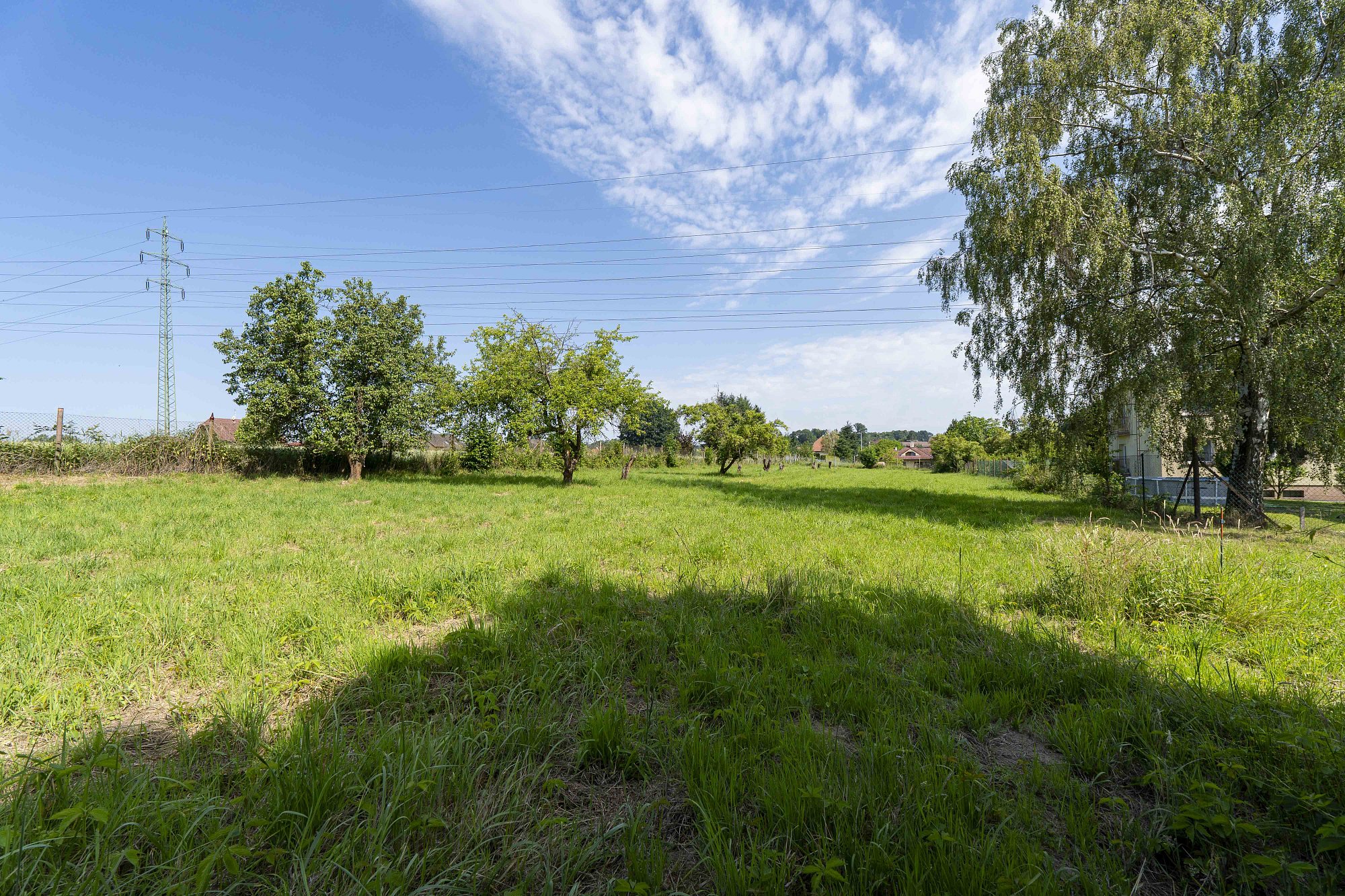 Prodej prostorného stavebního pozemku (1877 m2) v klidné lokalitě, ul. Lyčkova, Ostrava - Stará Bělá