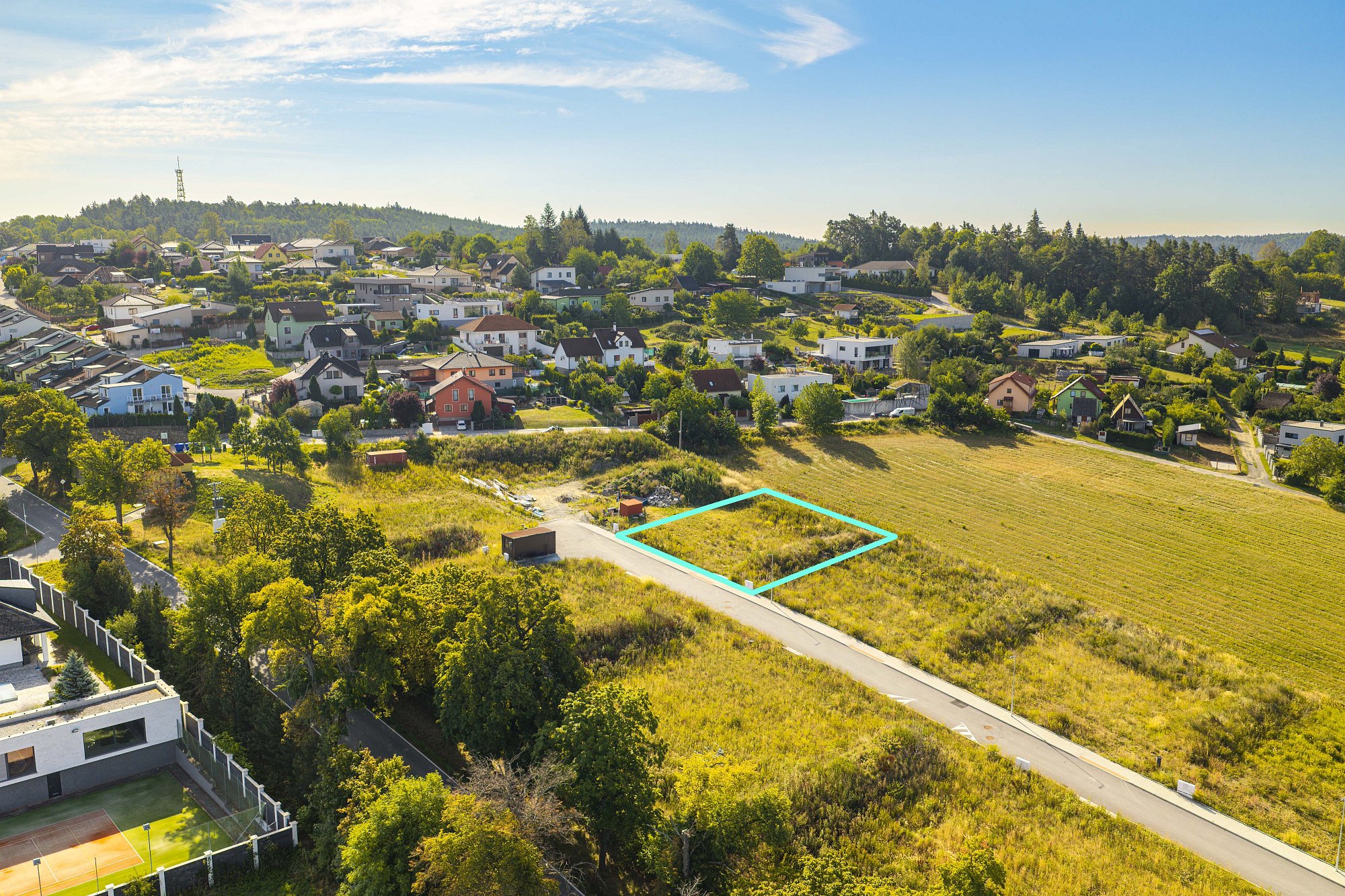 Prodej stavebního pozemku 855 m², Hůry