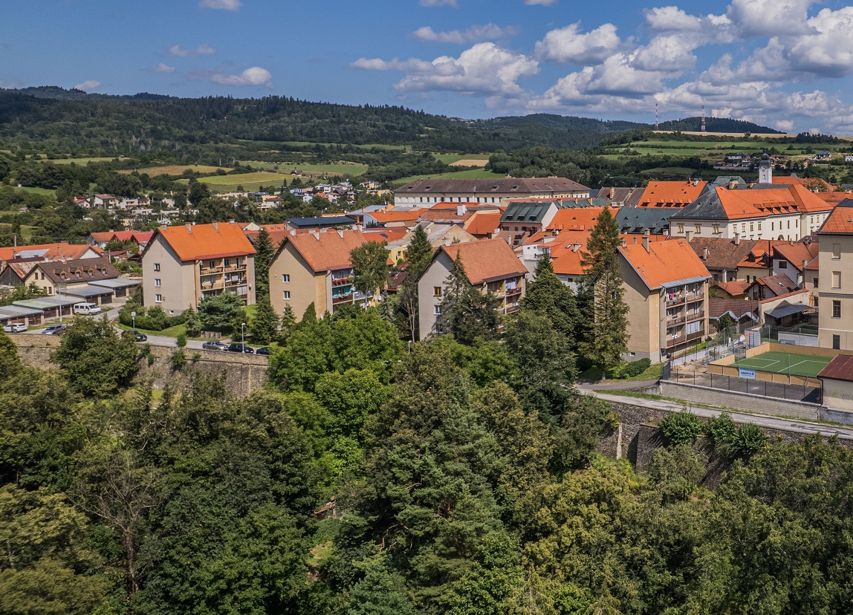 NA PREDAJ: 3-izbový byt s vlastným kúrením, ohrevom vody a veľkým balkónom, Baštová ul., Levoča