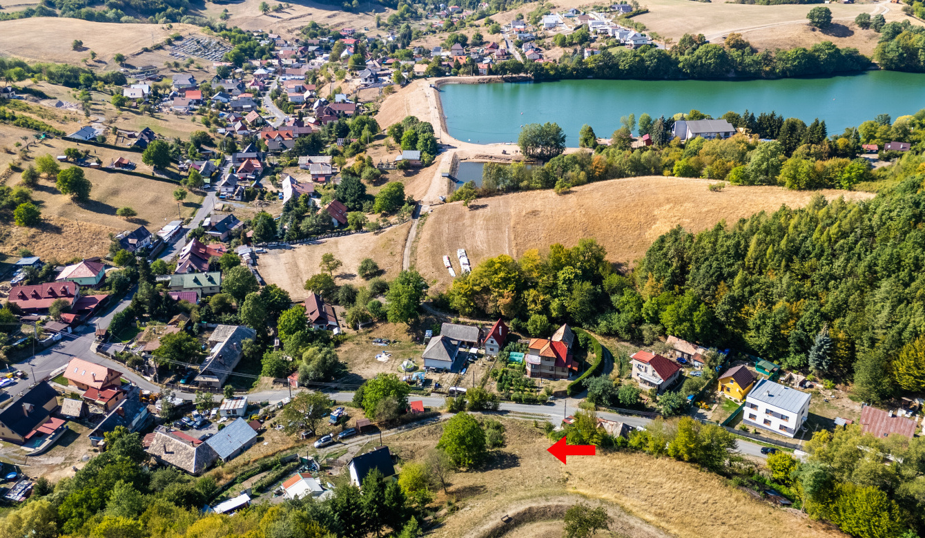 NA PREDAJ, stavebný pozemok, Banský Studenec, 300 metrov od jazera