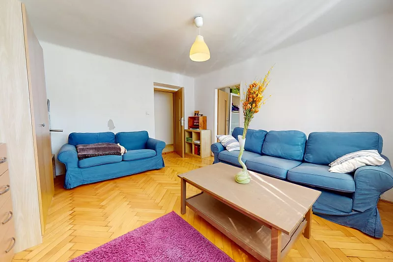 Na predaj zrekonštruovaný 2 izbový byt, Komárno