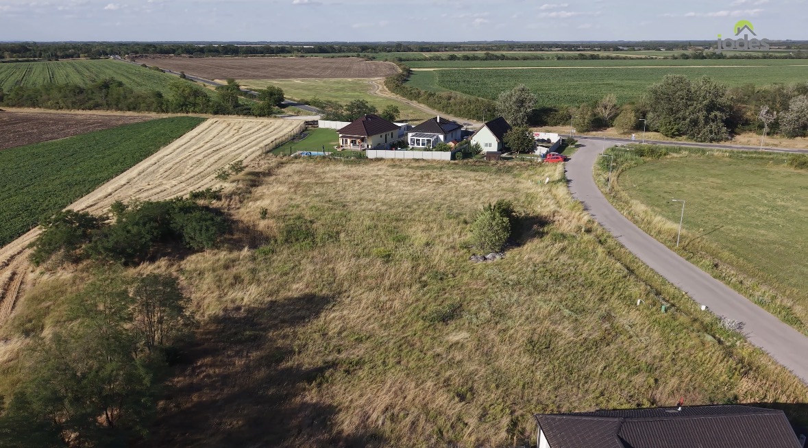 EXKLUZÍVNE NA PREDAJ STAVEBNÝ POZEMOK V HEGYESHALOM