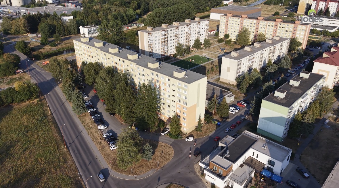EXKLUZÍVNE NA PREDAJ: Veľký 2-izbový byt s balkónom v Rimavskej Sobote